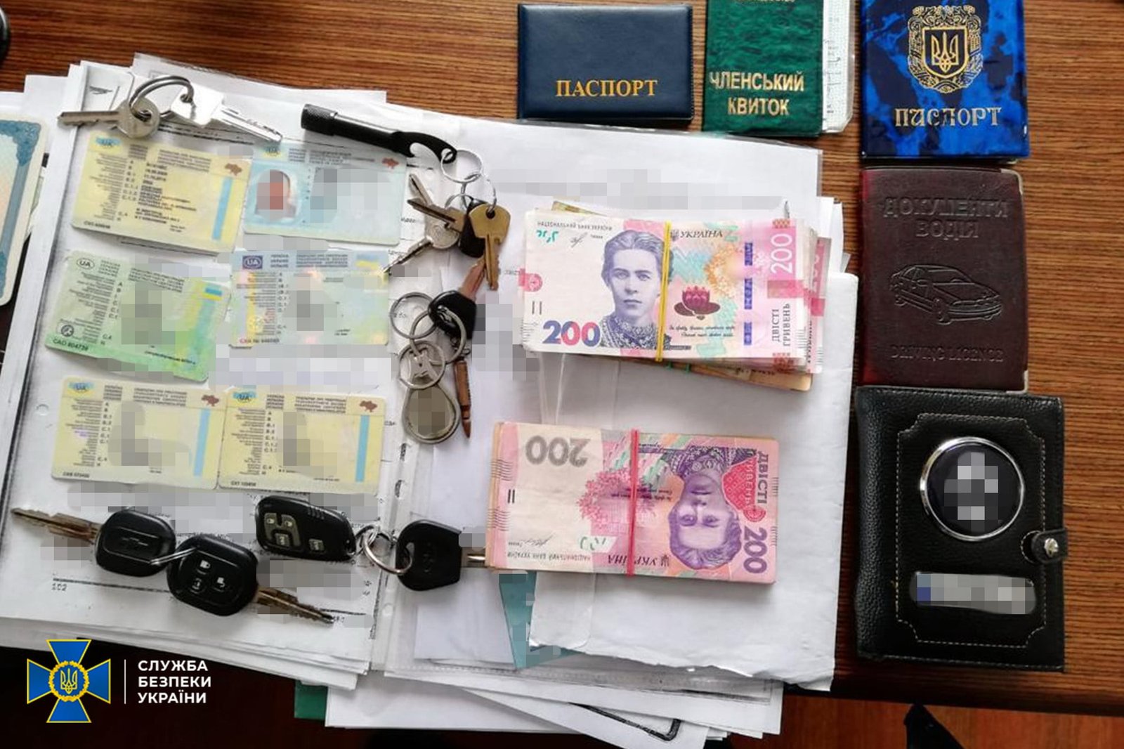 В Полтавской области два депутата «выбили» у женщины 39 тысяч долларов и заставляли переписать имущество 2