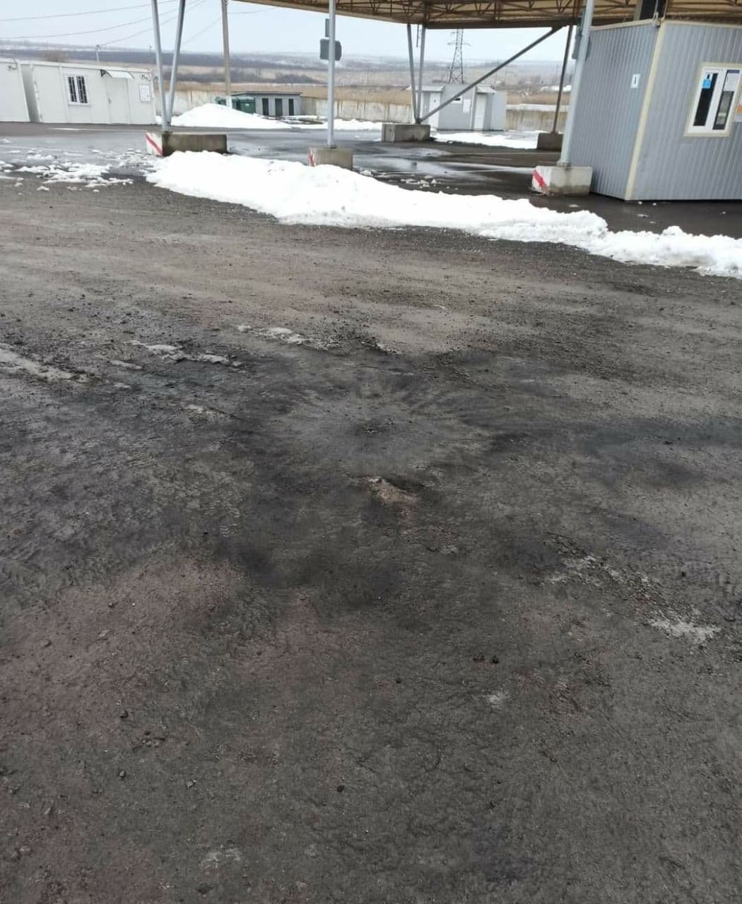 Боевики с беспилотника обстреляли КПВВ «Гнутово»: одного из бойцов спас его личный жетон 3