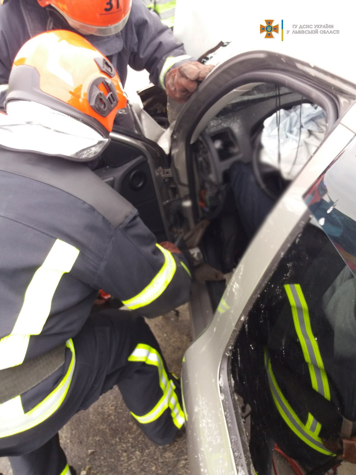 ДТП с автобусом во Львовской области: погиб водитель, 6 человек в больнице 3