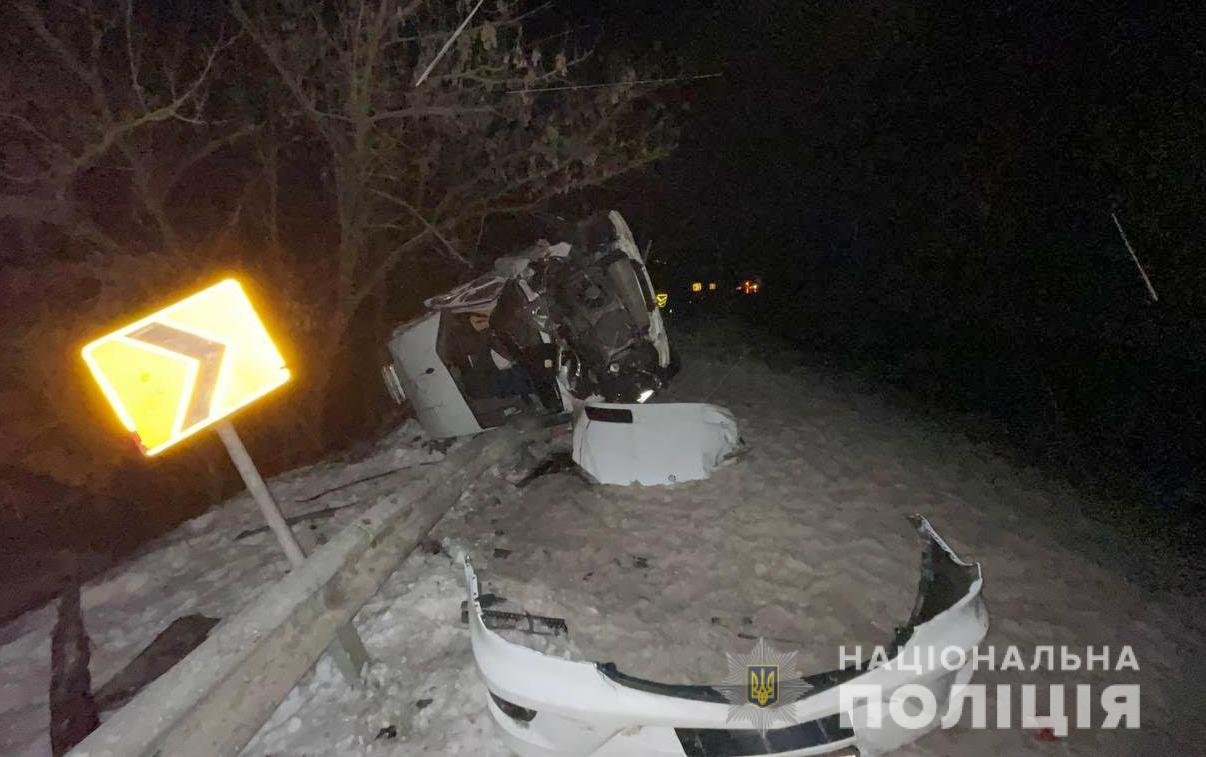 В Полтавской области перевернулся микроавтобус с пассажирами: в больнице 11 человек 1