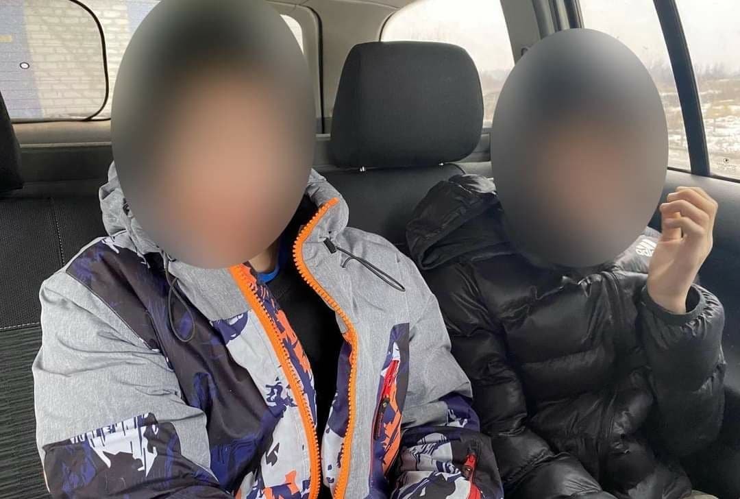 У Кременчуці дві дитини прийшли в гості до друга і викрали Volkswagen Touareg його мами 1