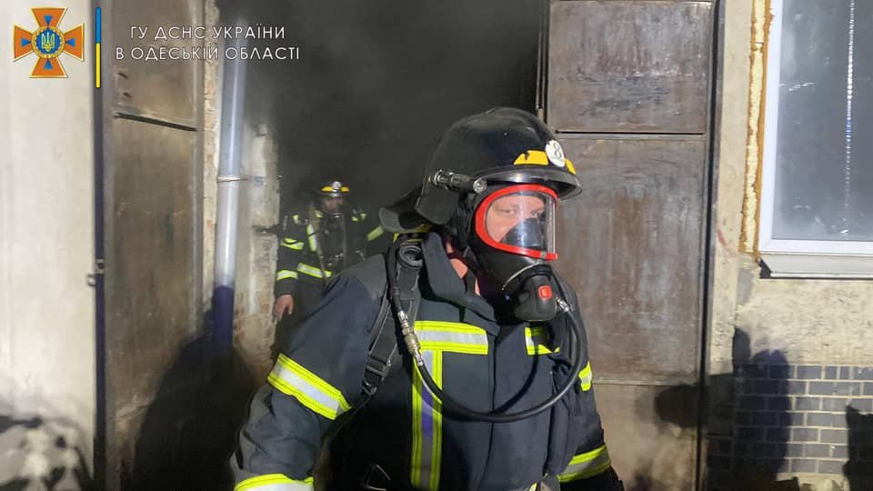 Пожар в швейном цеху в Одессе: есть пострадавший 3