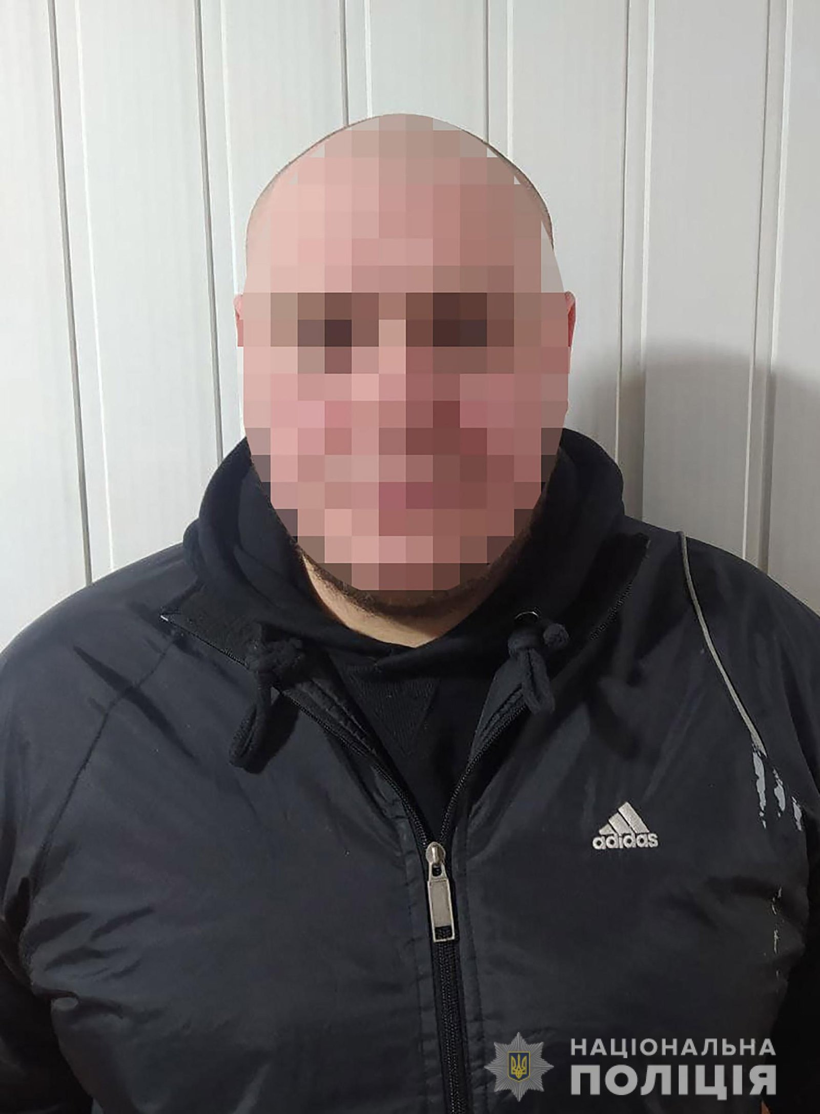 У Запоріжжі водій вдарив ножем комунальника, який забруднив його авто: постраждалий у лікарні 2