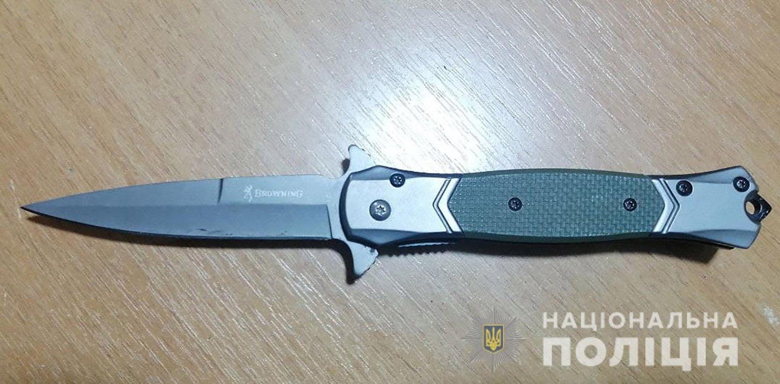 У Запоріжжі водій вдарив ножем комунальника, який забруднив його авто: постраждалий у лікарні 1