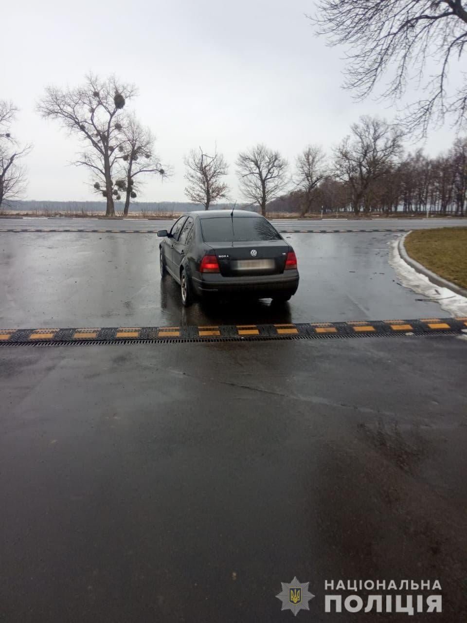 У Черкаській області п'яний водій в'їхав у скульптуру «Серце України» та втік з місця аварії 2