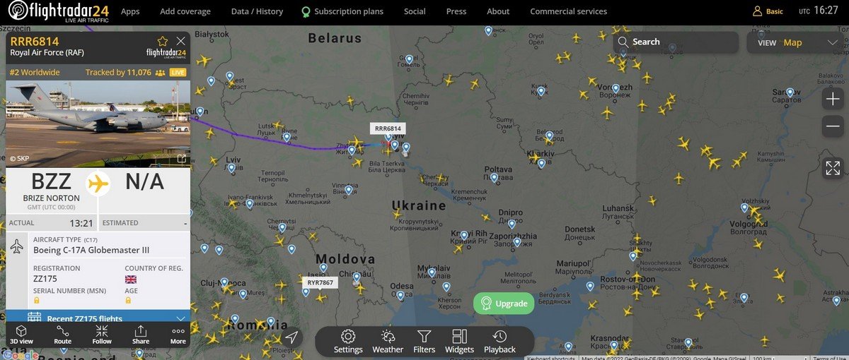 У Києві заходить на посадку військово-транспортний літак ВПС Великобританії: що може бути на борту 1