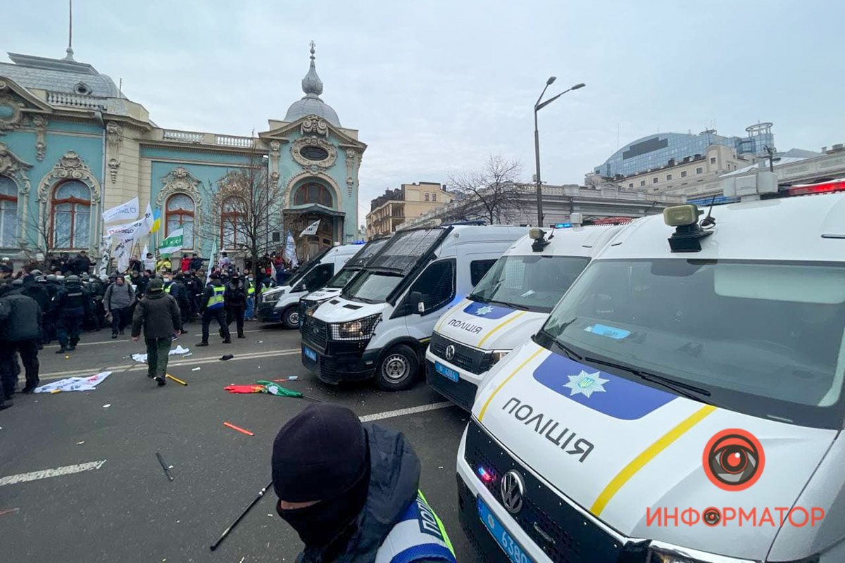 Митинг ФОПов в Киеве: протестующие перекрыли дороги, начались стычки с полицией 8
