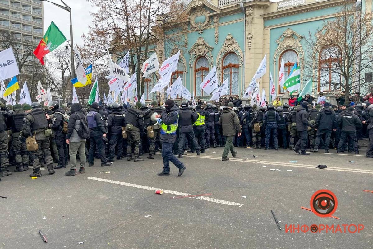 Митинг ФОПов в Киеве: протестующие перекрыли дороги, начались стычки с полицией 7