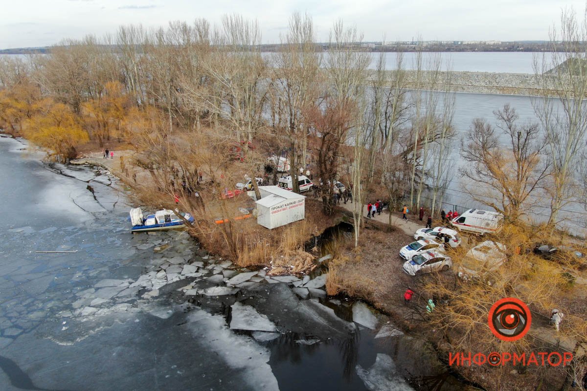 У Дніпрі рибалка та патрульні пішли під лід: вони намагалися його врятувати, але не вдалося 2
