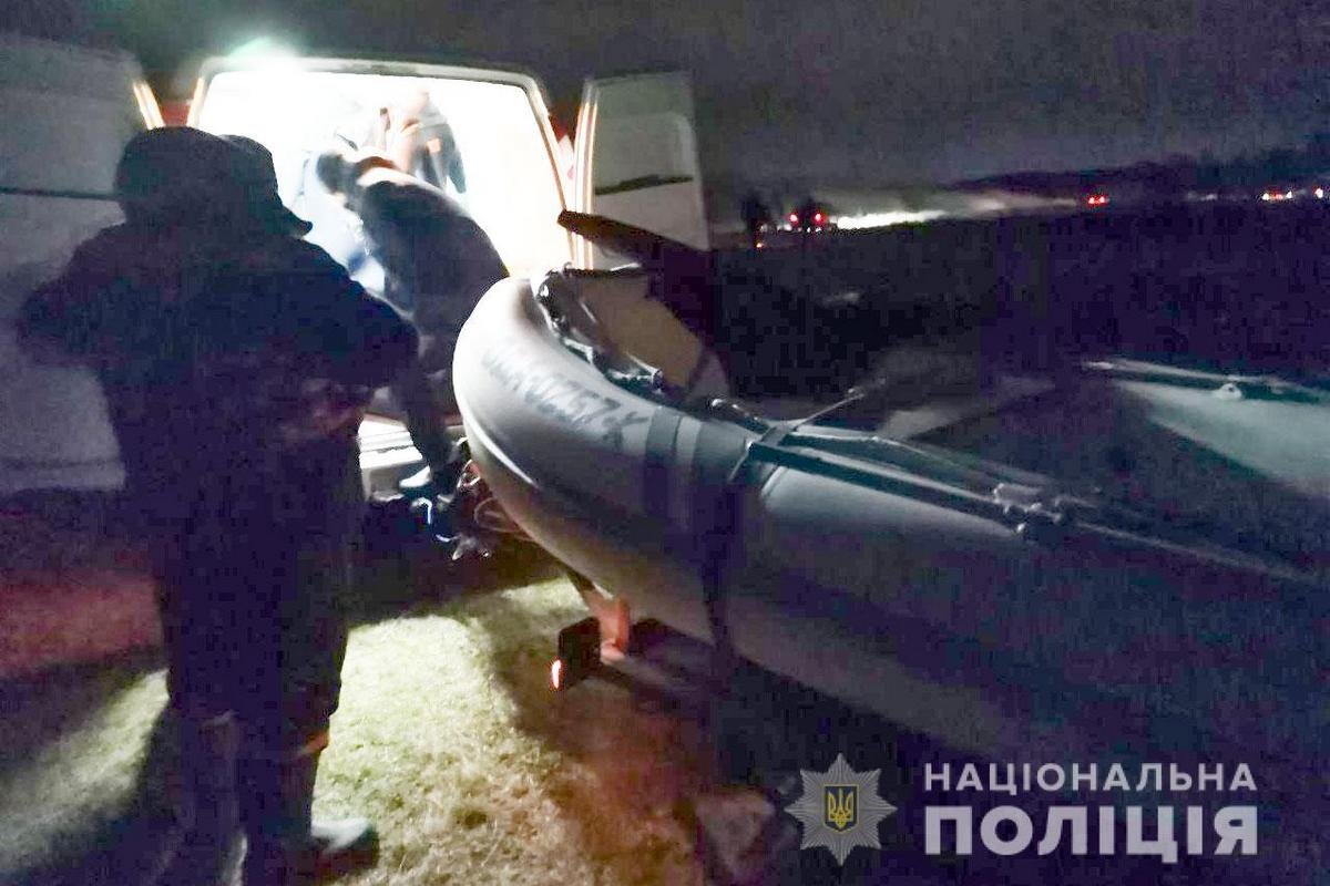 Очевидец рассказал полицейским, что видел детей на водоёме  Очевидец рассказал полицейским, что видел детей на водоёме