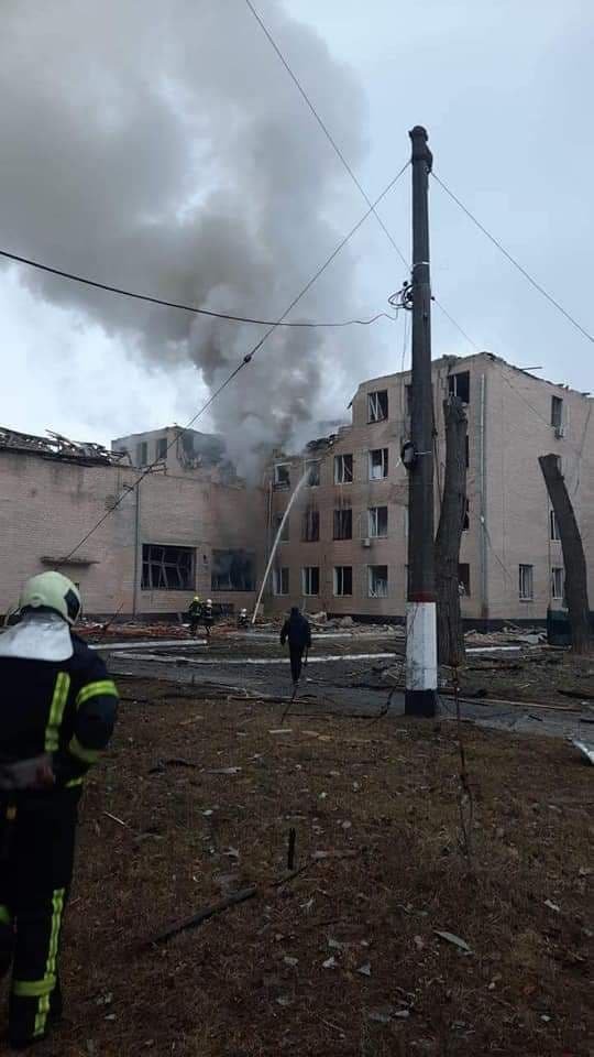 Бойовики РФ напали на Україну: де ведуться обстріли, є поранені та загиблі 2