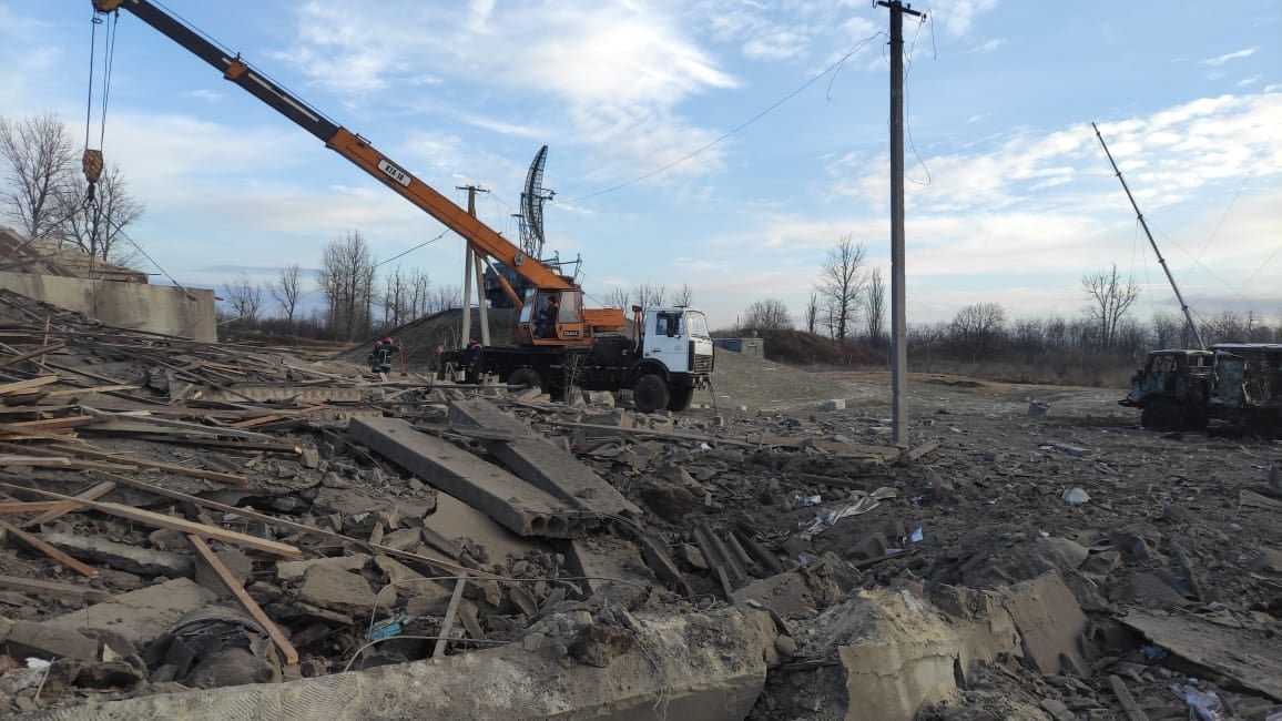 Из-за обстрела воинской части в Одесской области погибли 18 человек: ещё 6 пострадавших достали из-под завалов спасатели 4