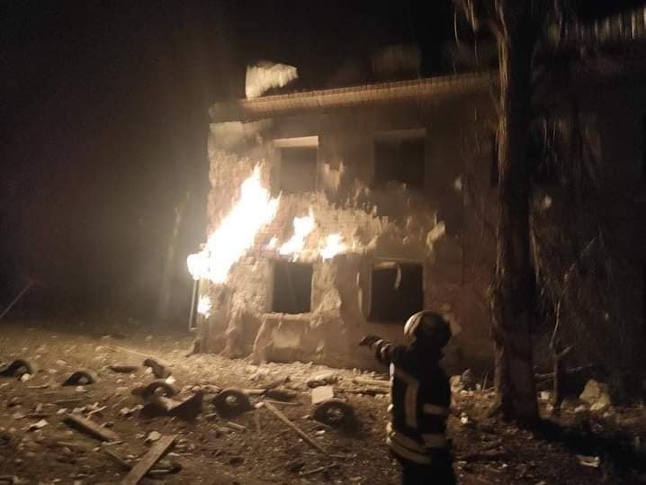 В Луганской области из-за обстрелов погиб мирный житель: 6 удалось спасти 5