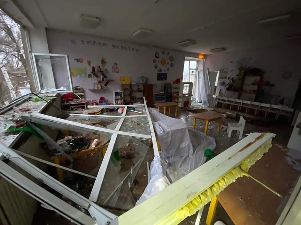 В Луганской области из-за обстрелов погиб мирный житель: 6 удалось спасти 7