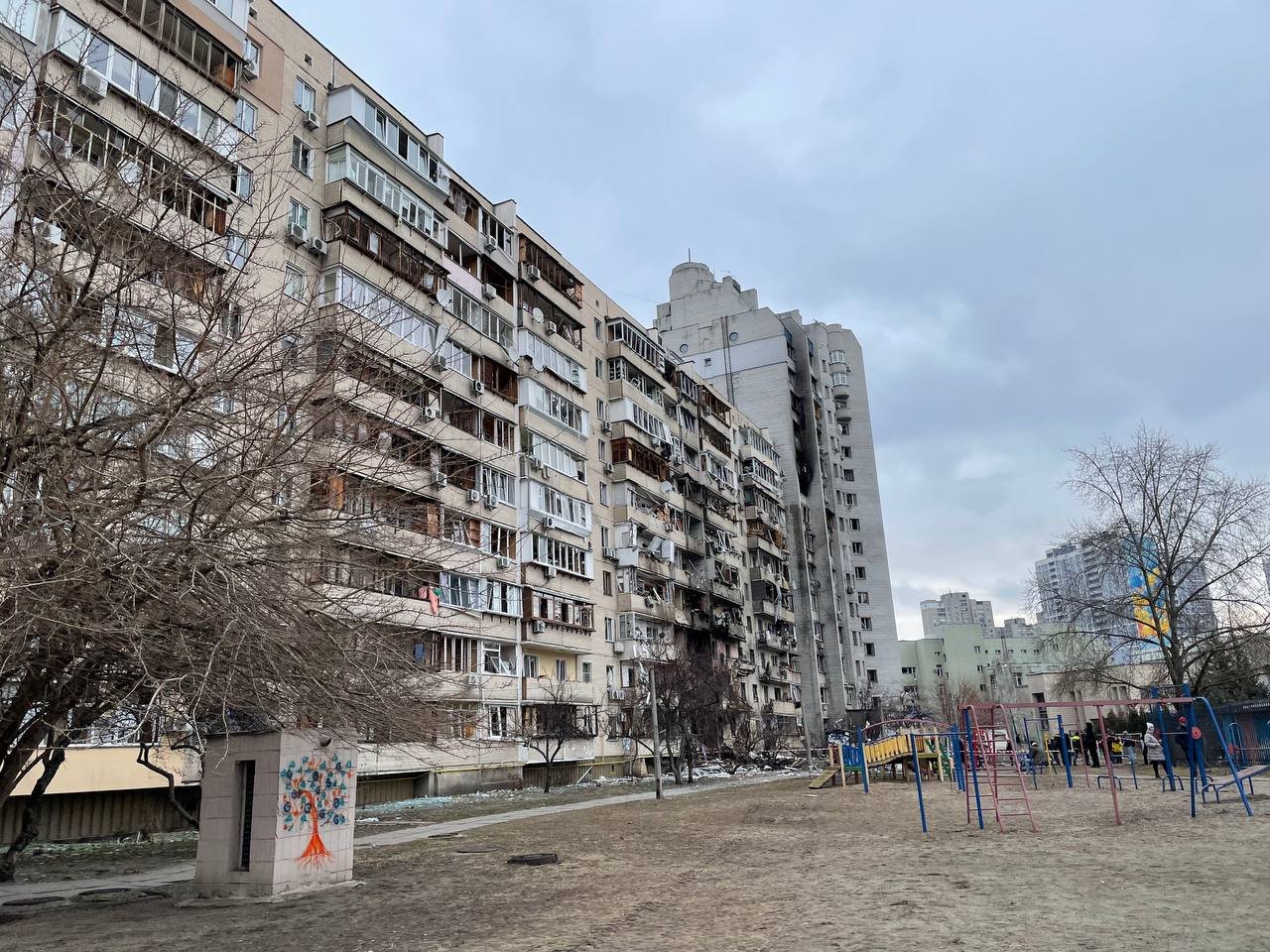 Ночной обстрел Позняков: как выглядит место сейчас 4