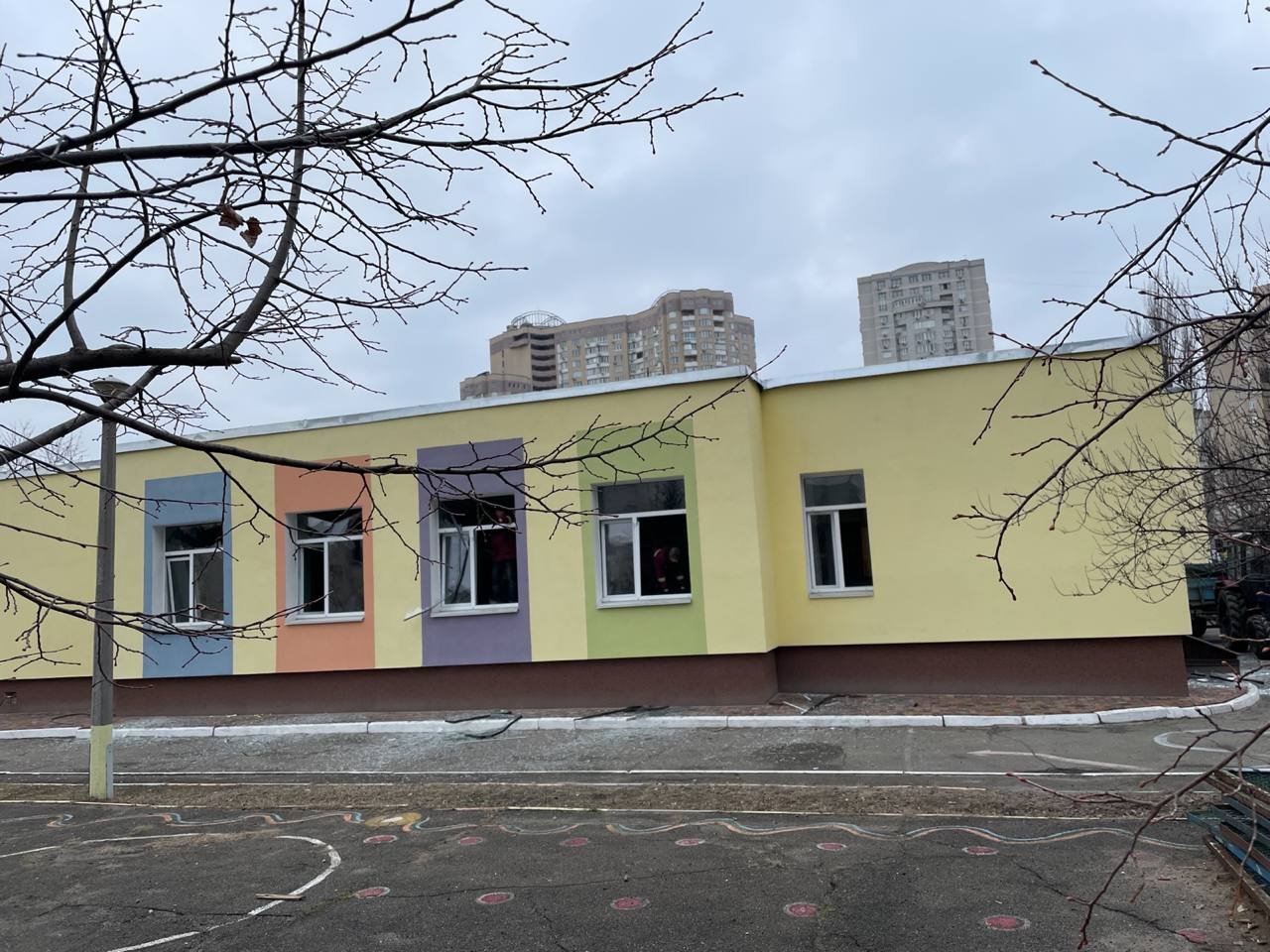 Ночной обстрел Позняков: как выглядит место сейчас 15