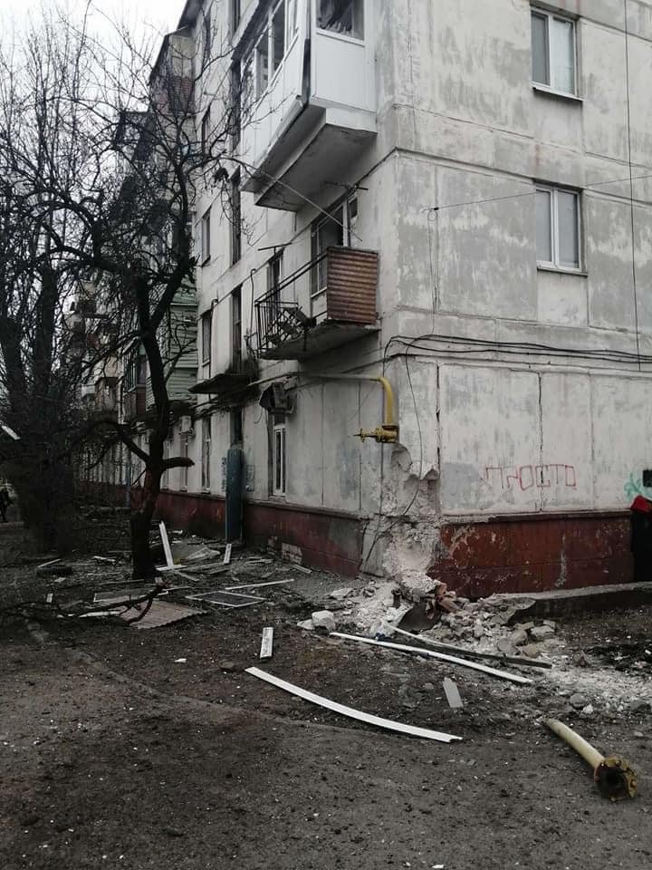 У Сєвєродонецьку окупанти обстріляли мирних жителів та пошкодили газогін: загинула жінка, ще 2 – у лікарні 2