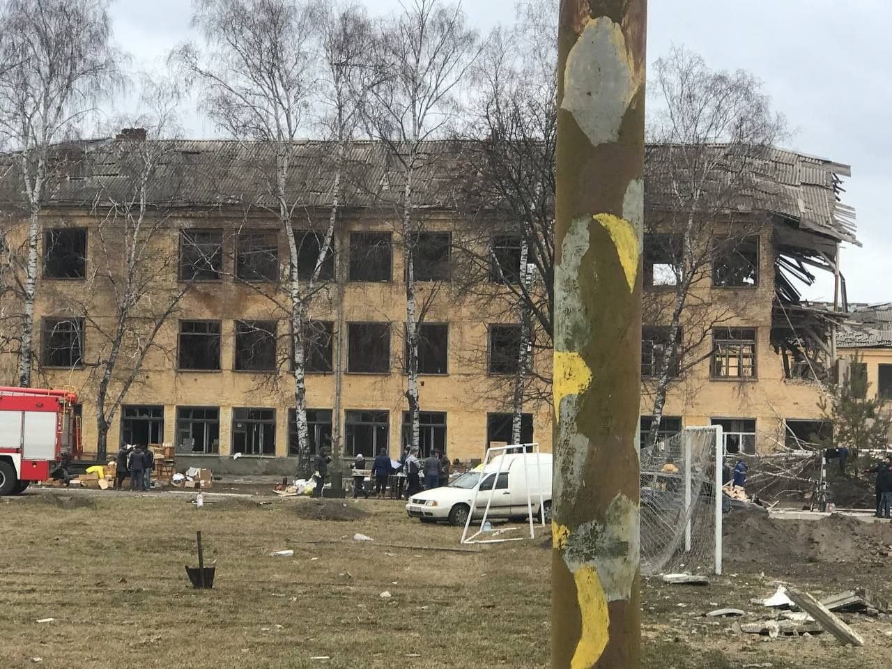 Боевики обстреляли воинскую часть в Ахтырке: погибли не меньше 70 военных 4