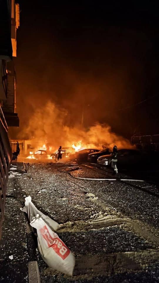 В Харькове оккупанты нанесли ракетный удар в центре города: фото и видео с места 10