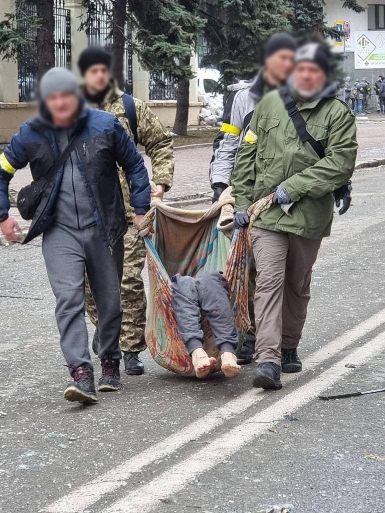 Ракетный удар в центре Харькова: погибли не меньше 10 человек, ещё более 20 — ранены 1