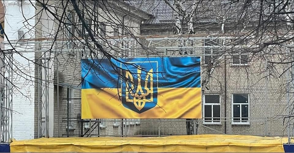 В Луганской области сожгли военкомат: боевики бьют по жилым кварталам 1