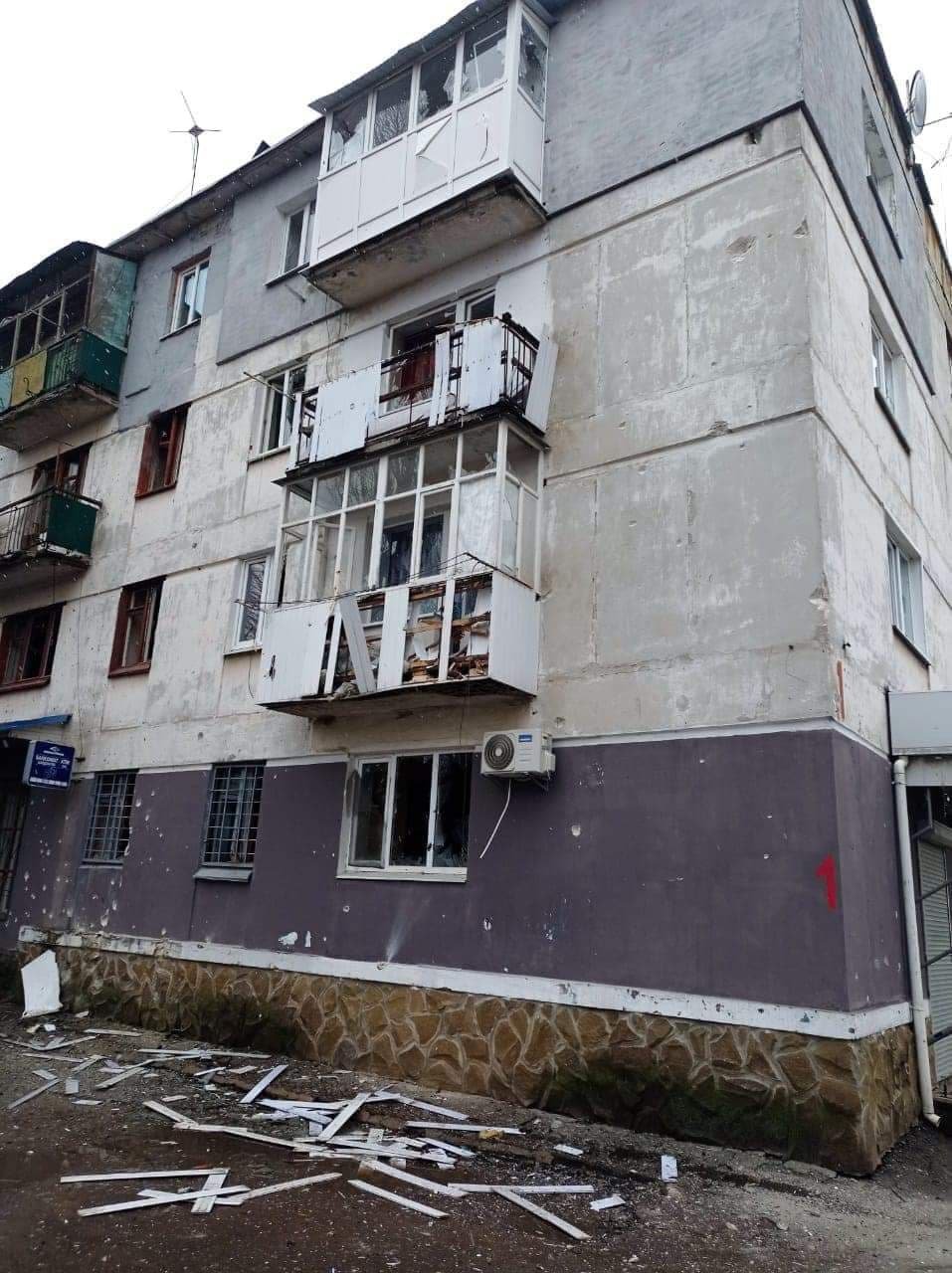 Окупанти всю ніч обстрілювали Попасну: загинули 2 особи, ще 6 отримали поранення 1