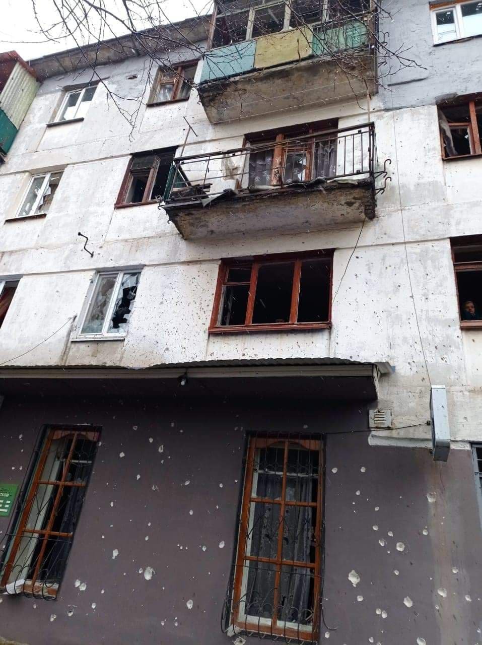 Окупанти всю ніч обстрілювали Попасну: загинули 2 особи, ще 6 отримали поранення 3
