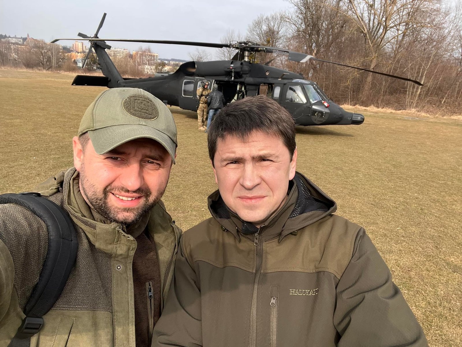 Украинская делегация вылетела на переговоры с РФ 1