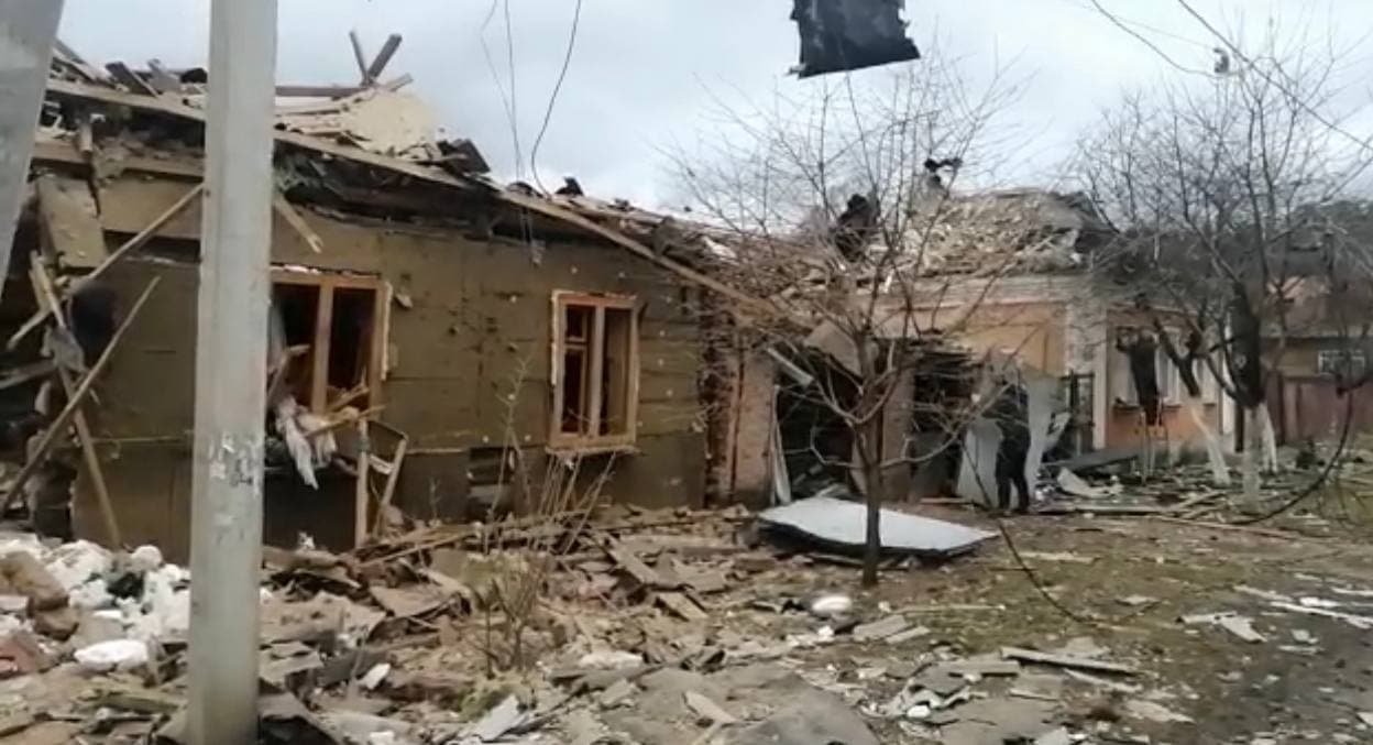 Российская авиация атаковала две школы и частные дома в Чернигове: погибли 9 человек 2