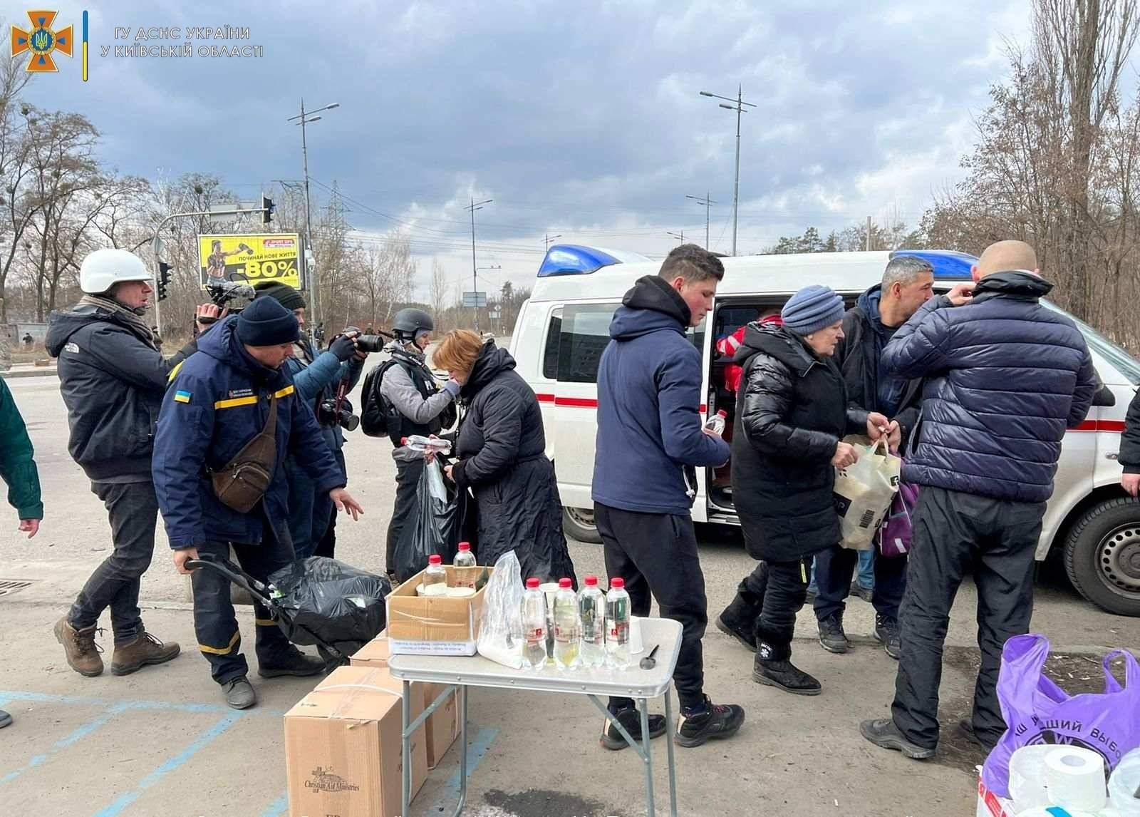 Из Ирпеня эвакуировали около 2 000 человек, из них — 200 детей 3