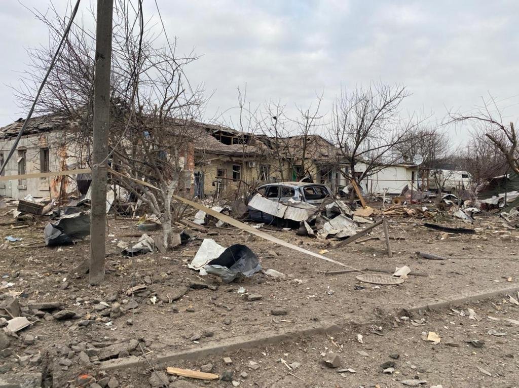 Оккупанты обстреляли эвакуационный автобус и ряд сел в Киевской области: 3 человека ранены 2