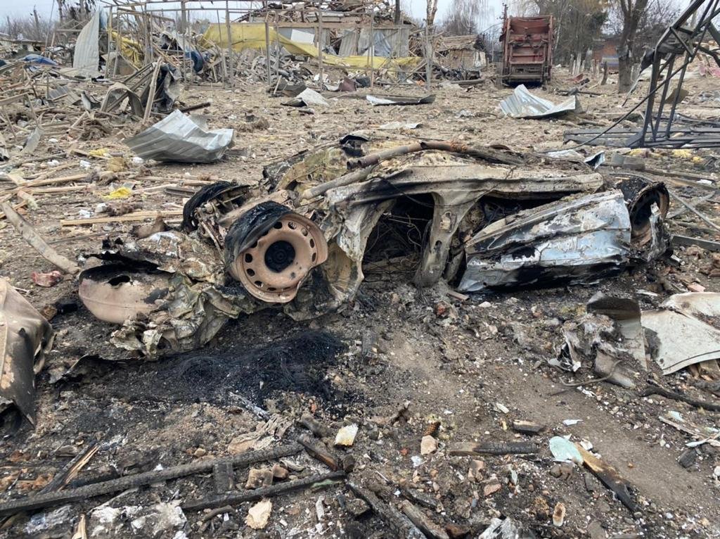 Оккупанты обстреляли эвакуационный автобус и ряд сел в Киевской области: 3 человека ранены 1