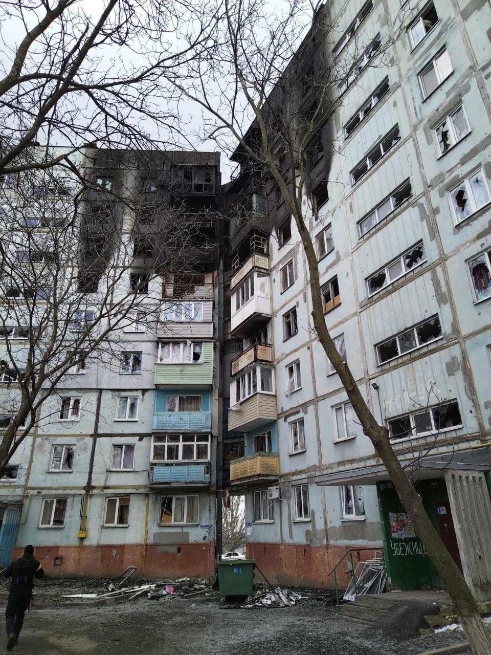 Бойовики обстрілюють Маріуполь: бомби влучають у житлові будинки 3