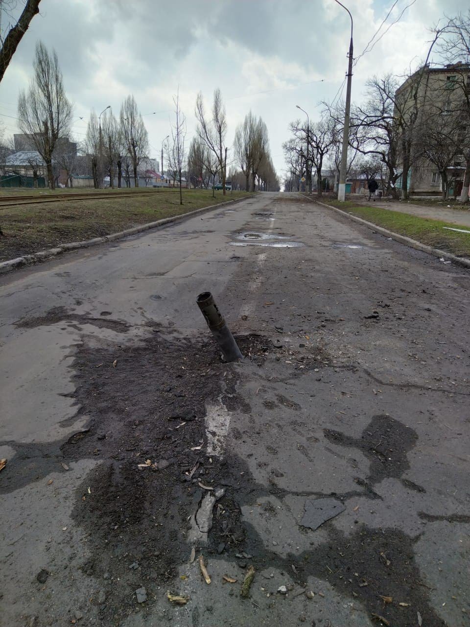 Бойовики обстрілюють Маріуполь: бомби влучають у житлові будинки 5