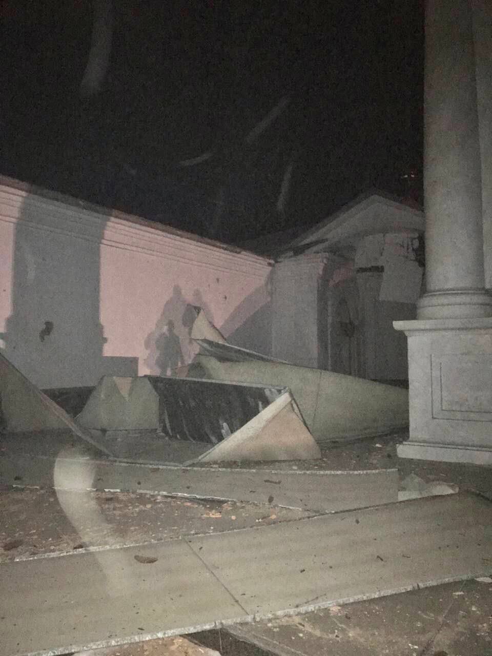 Від обстрілів рашистів постраждала Святогірська Лавра на Донеччині: усередині ховалися люди 1