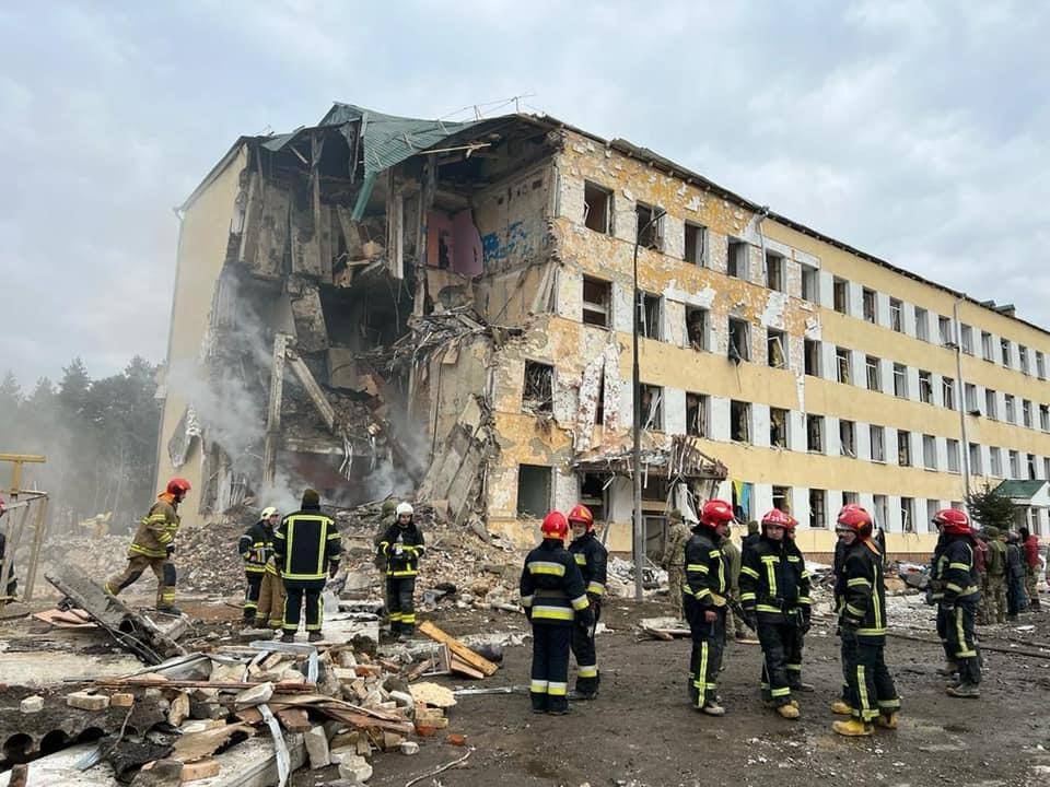 Обстріл військового полігону у Львівській області: кількість загиблих збільшилась до 35 1