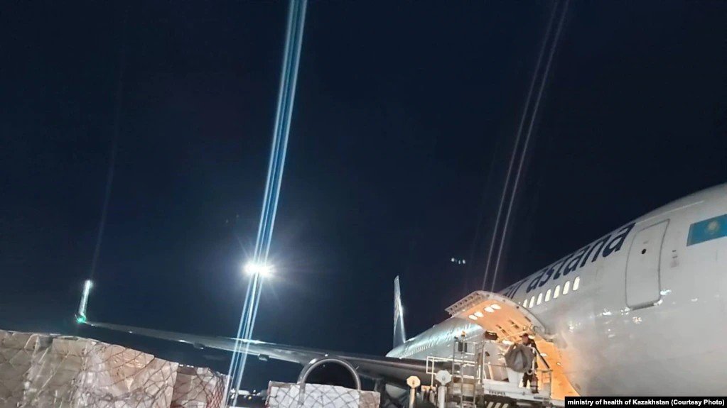 Казахстан отправил первую гуманитарную помощь Украине 1