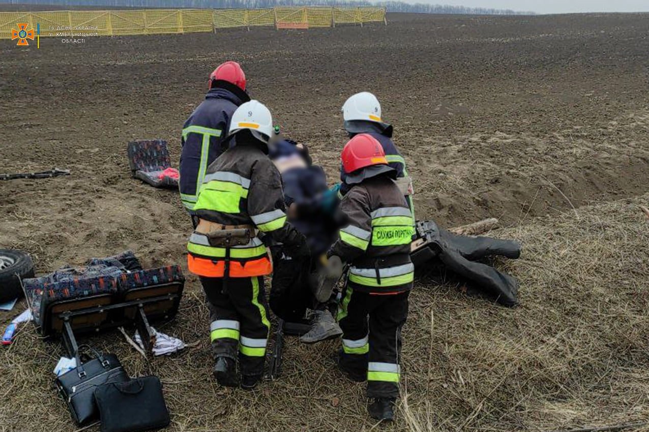 В Хмельницкой области в ДТП попал микроавтобус с переселенцами: погибли 7 человек, ещё 9 – в больнице 6