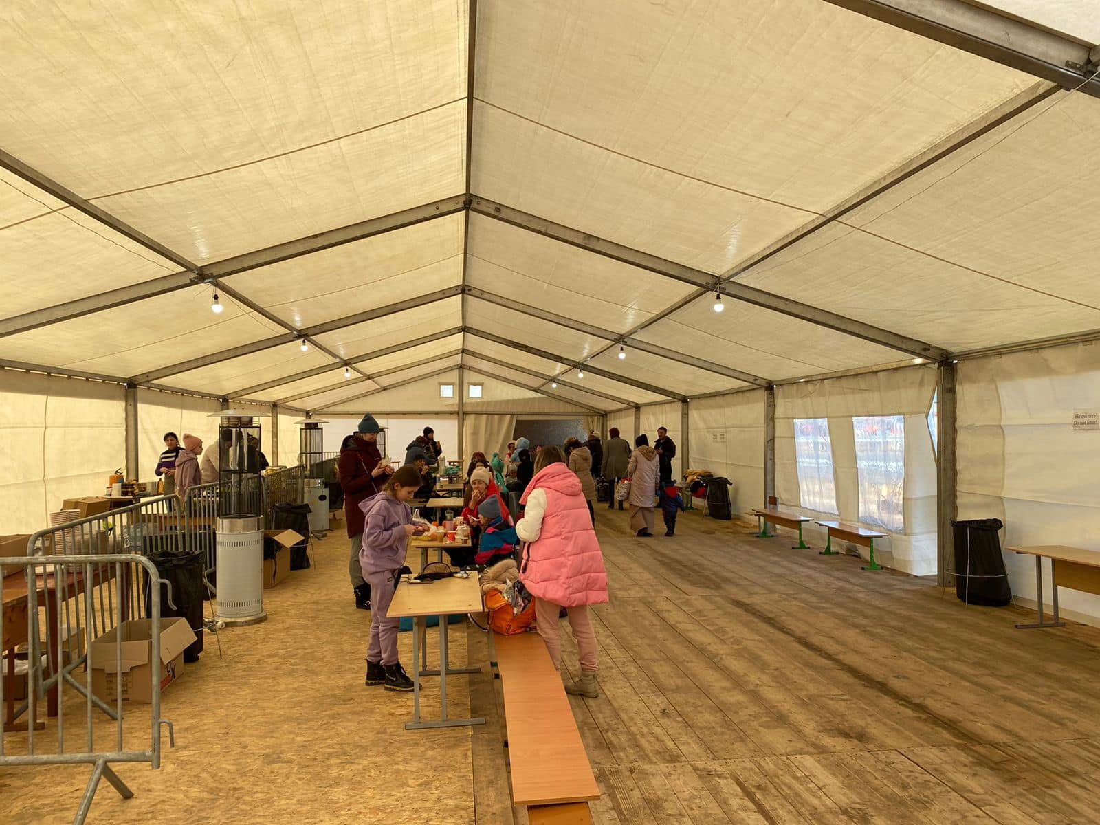 Во Львовской области перед пунктом пропуска обустроили гуманитарный коридор 1