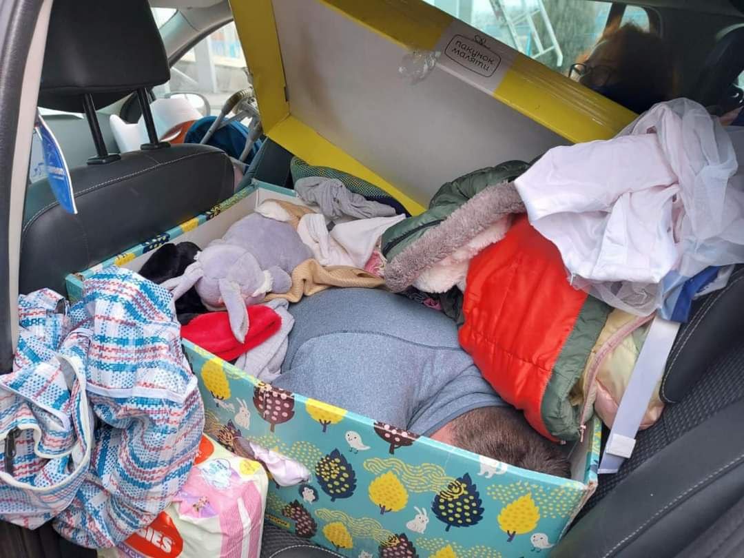 Из Украины в «пакете малыша» пытался выехать 37-летний мужчина: его задержали на границе с Молдовой 1