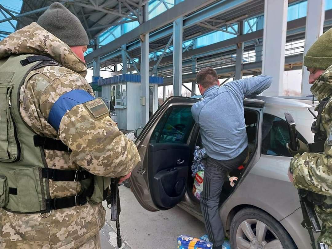 Из Украины в «пакете малыша» пытался выехать 37-летний мужчина: его задержали на границе с Молдовой 3