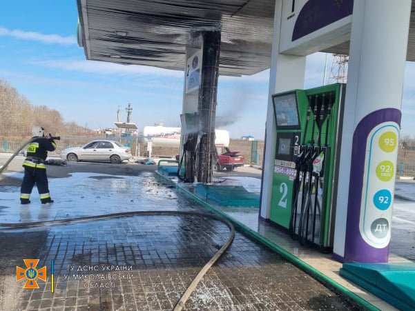 В Николаеве оккупанты обстреляли АЗС: погибли 3 человека, ещё 1 – в больнице 1