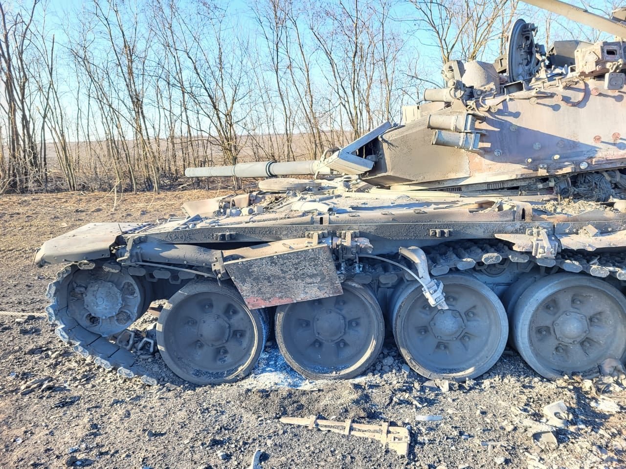 В Запорожской области ВСУ уничтожили 30 боевиков, 4 системы «Ураган» и подбили вертолёт 3