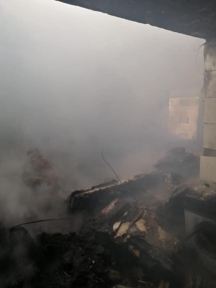 В Рубежном снаряд оккупантов попал в многоэтажку: погибли 3 человека, из них — 2 ребёнка 2