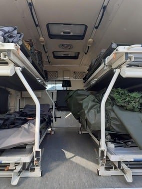 Украина получила 50 военных машин скорой помощи: их отдадут на нужды ВСУ 2