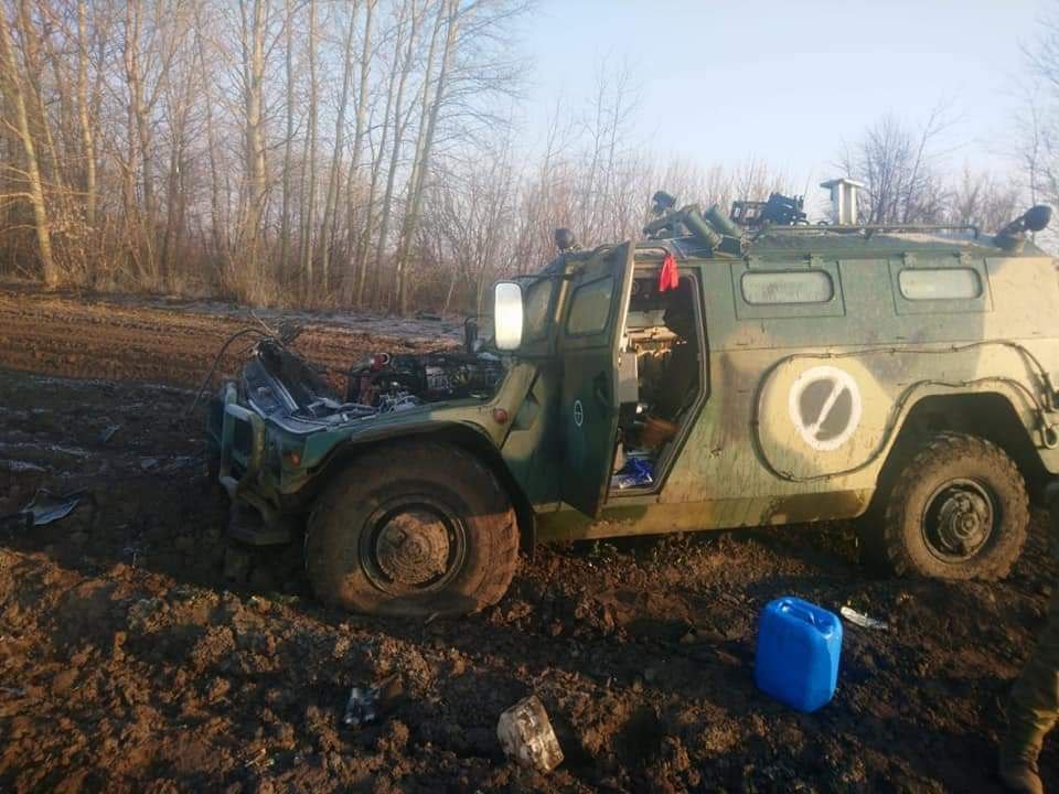 Под Черниговом ВСУ разбили колонну российской бронетехники 1