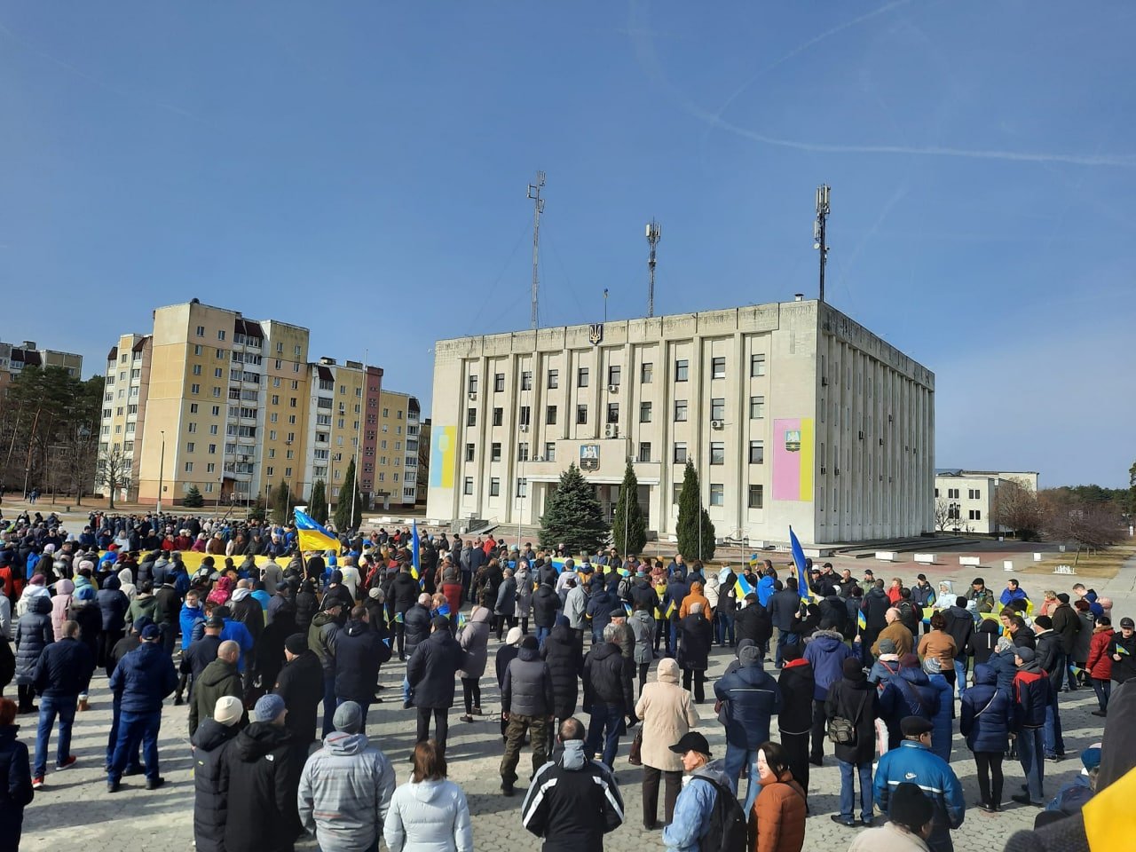 В Славутиче жители вышли на митинг против российских оккупантов 2