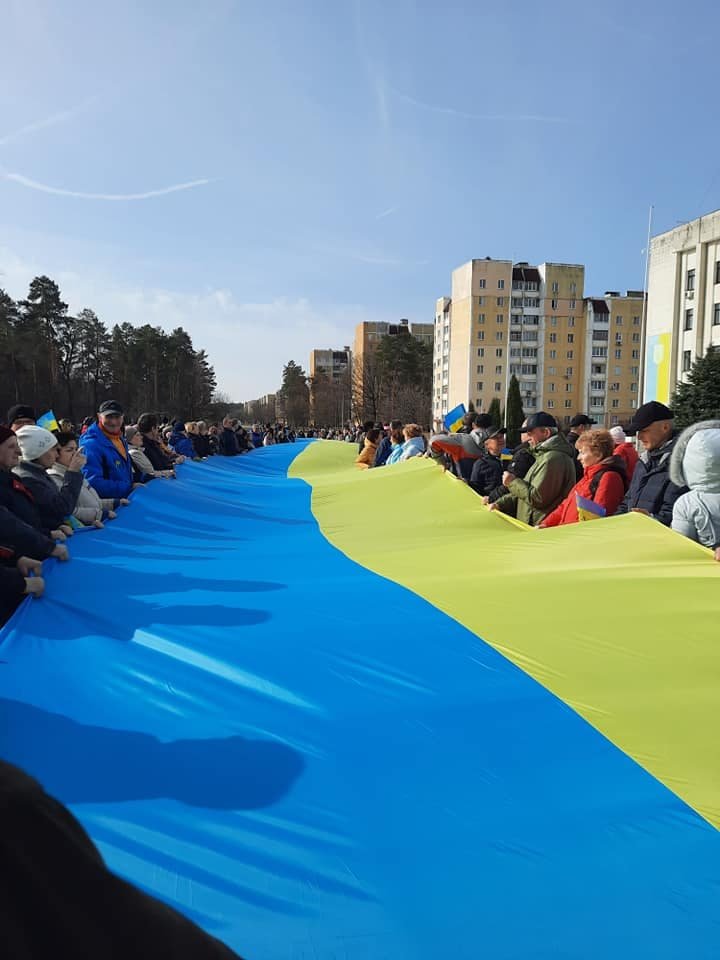 В Славутиче жители вышли на митинг против российских оккупантов 1
