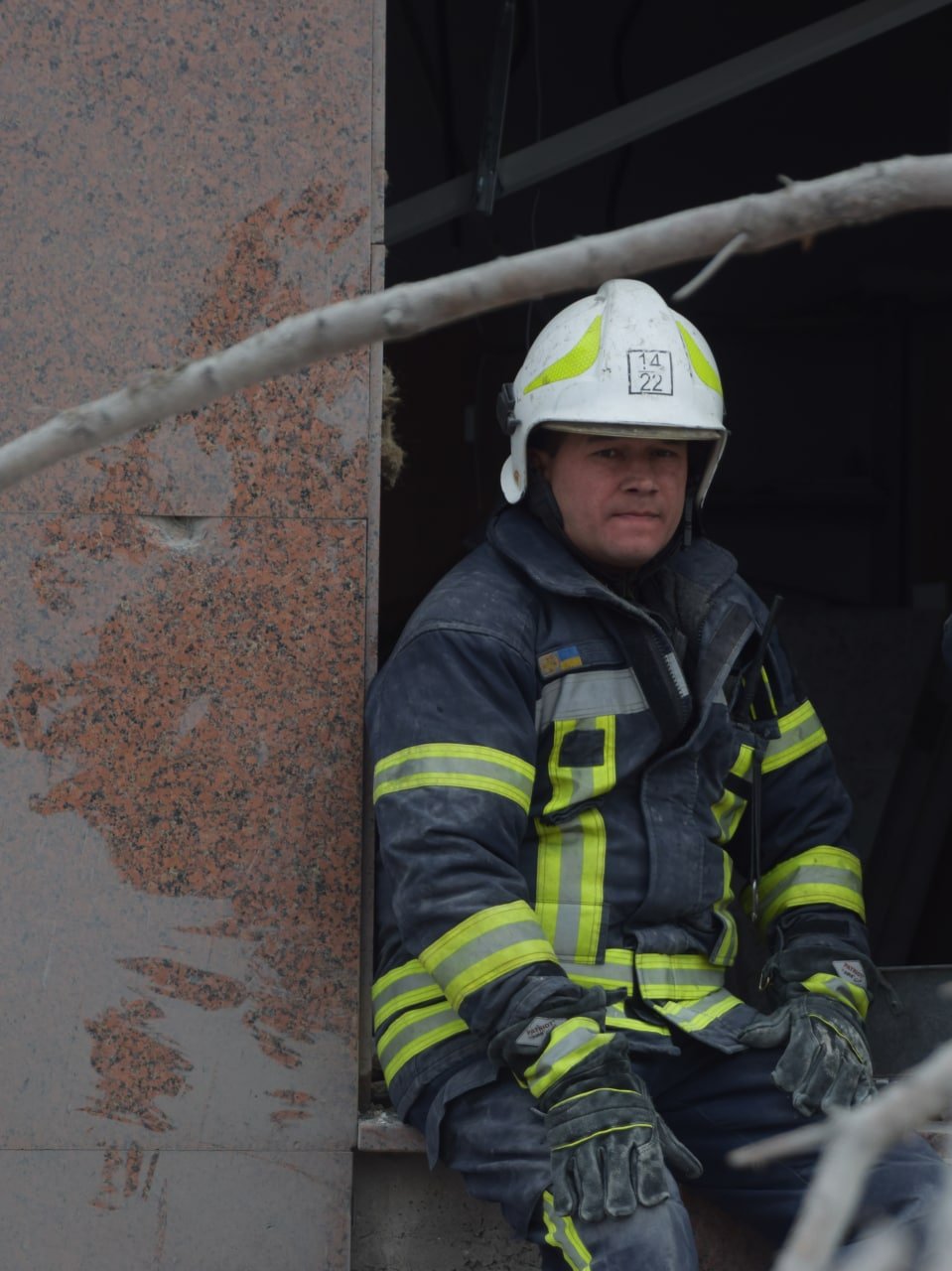 Ракетный удар по зданию ОГА в Николаеве: из-под завалов достали тела 7 погибших 5