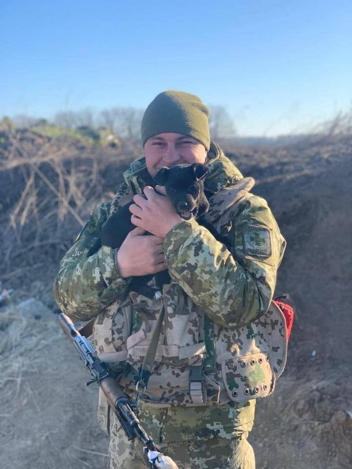 У Держприкордонслужбі народилася собака-захисниця: їй лише місяць і вона вже допомагає військовим 2